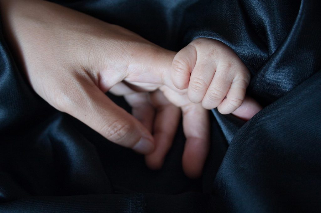 The 10 Best Baby-Wearing Ergonomics to Protect Parent Posture