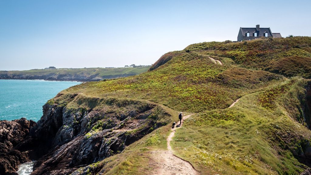 The 10 Best Coastal Cliff Hiking Trails Overlooking the Ocean