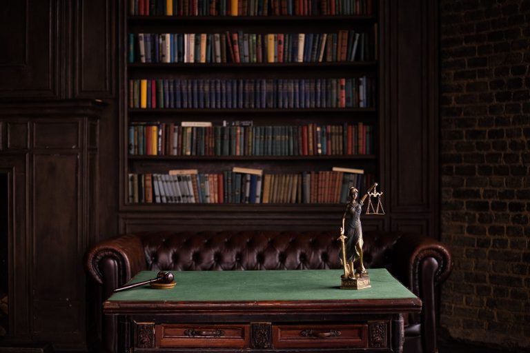 The 10 Best Courtroom Legal Thriller Novels Written by Expert Lawyers