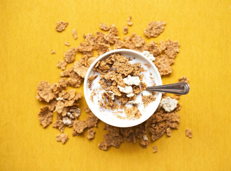 The 10 Best Energy-Boosting Foods That Fight Afternoon Slumps