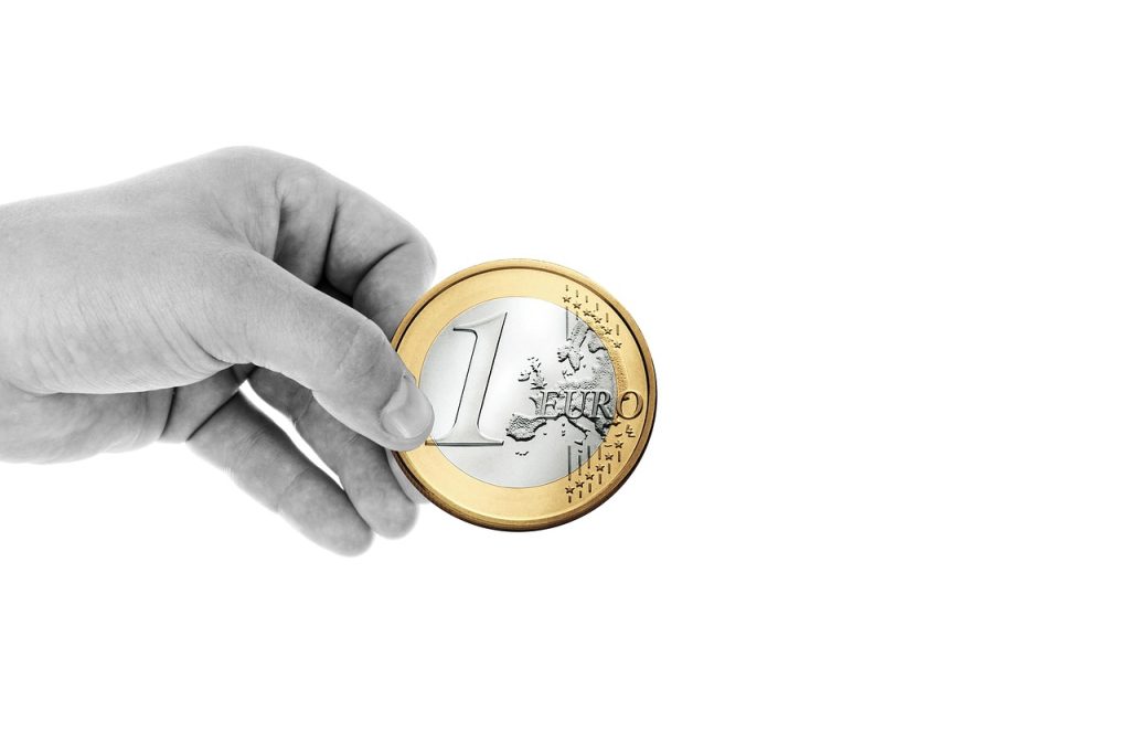 The 8 Best Employee Recognition Ideas That Cost Little Money