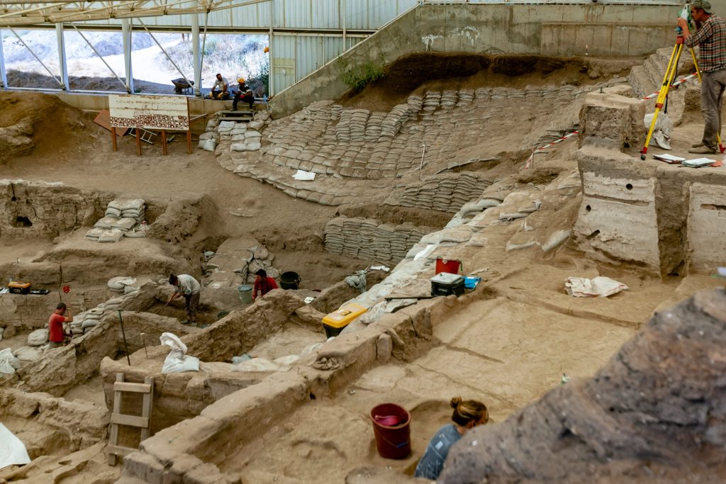 Top 6 Archaeological Expedition and Ruin Discovery Memoirs You Must Read