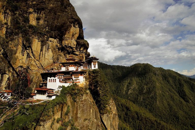 Top 6 Cliffside Monasteries Built Into Mountain Rockfaces