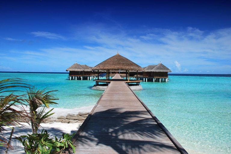 Top 6 Luxury Beach Resorts Around the World for the Ultimate Getaway