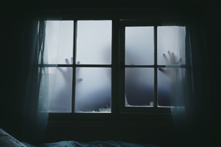 Top 7 Blackout Curtain Liners for Total Bedroom Darkness