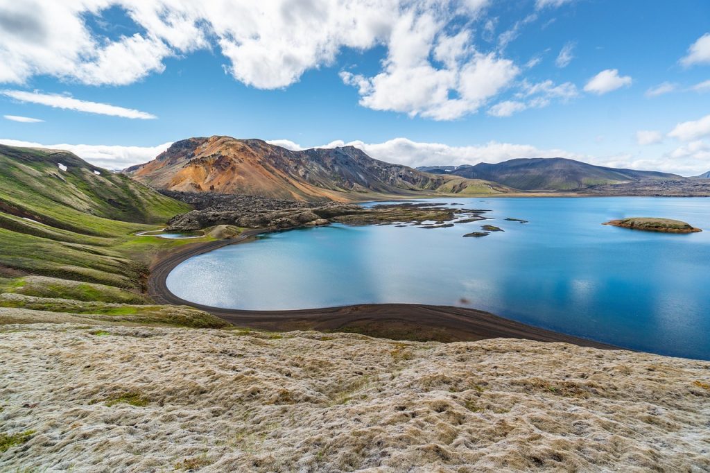 Top 7 Kiteboarding and Windsurfing Lagoon Destinations You Must Try